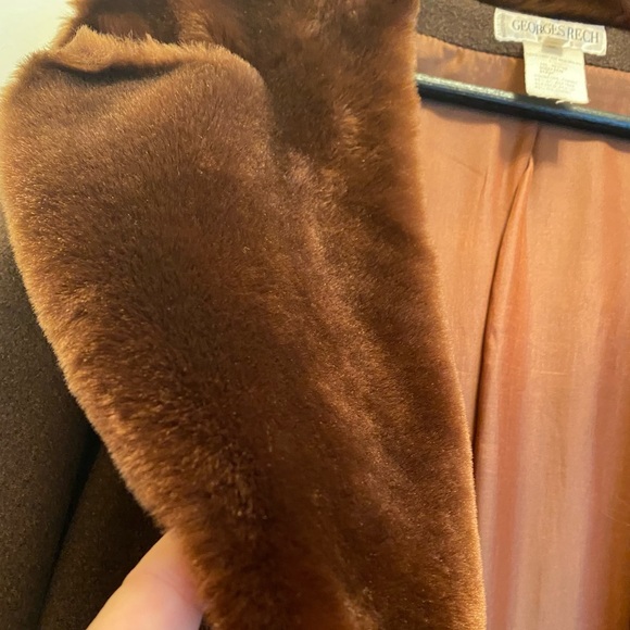 Georges Rech stunning wool coat with sheep fur collar. - Picture 4 of 8